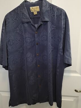 Men's NavyTropical Boundary Bay Short-Sleeve 100% Silk‎ Button-Up Shirt